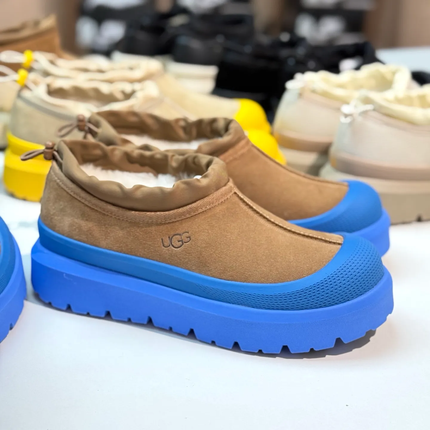 Local 💰600 Exclusive version Original OEM grade UGG Wang Yibo's same style High-end exclusive supply Pyramid-top workmanship quality High-end needs to come # Big advantage supply ❗️❗️❗️ Low-top men's and women's shoes size: 36 37 38 39 40 41 42 43 44#